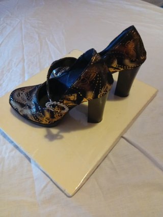 Zapatos de tacón con estampado de mariposas