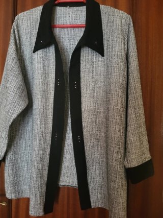 Chaqueta  sobrecamisa elegante gris y negra