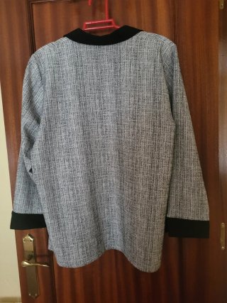 Chaqueta  sobrecamisa elegante gris y negra