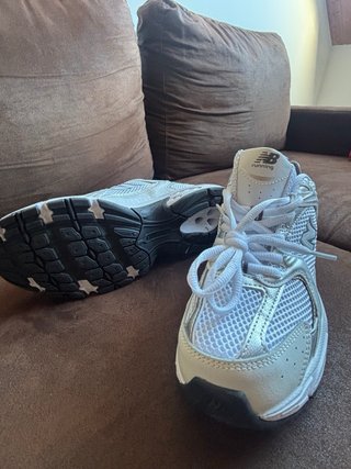 Zapatillas New Balance 530 Blancas y Plata