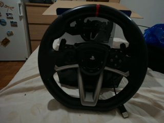Volante Thrustmaster per PS4 e PS5