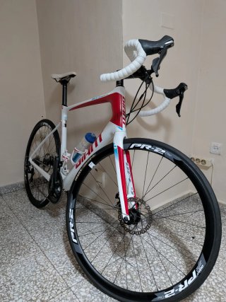 Bicicleta de Carretera Giant Defy Advanced 1