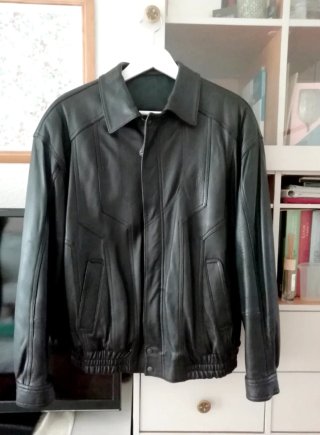 Cazadora de napa negra Talla 48-50
