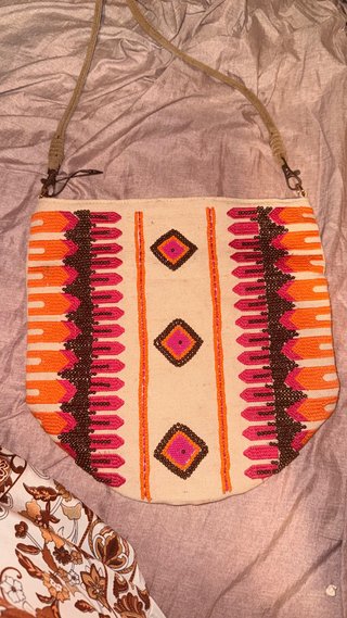 Bolso Bandolera Multicolor con Abalorios