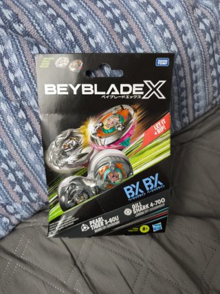 Beyblade X Pearl Tiger 3-60U & Gill Shark 4-700