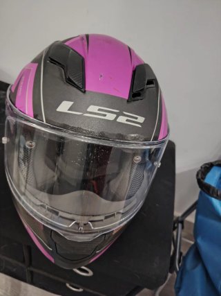 ESCUCHO OFERTAS RAZONABLES. Casco de moto