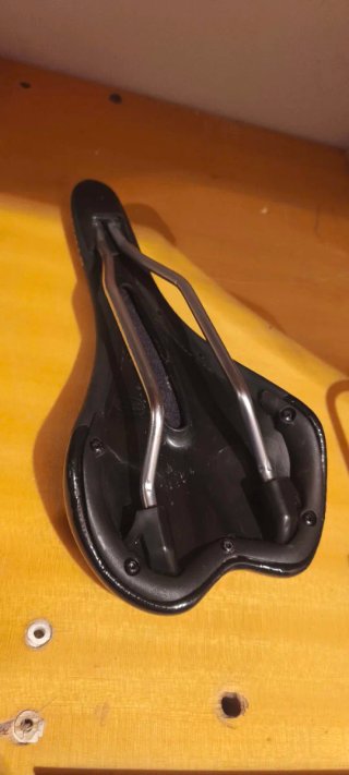 Sillín B-Twin Ergofitsystem muy nuevo