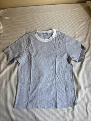 Camiseta Adidas Gris