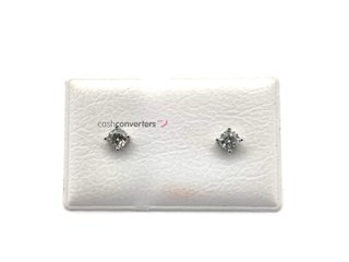 pendientes oro 18k con piedra con circonita
