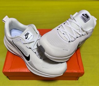 Zapatillas Nike Vomero 18 Talla 43