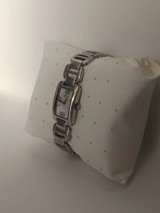Lotus 15364 reloj pequeño plateado rectangular 17