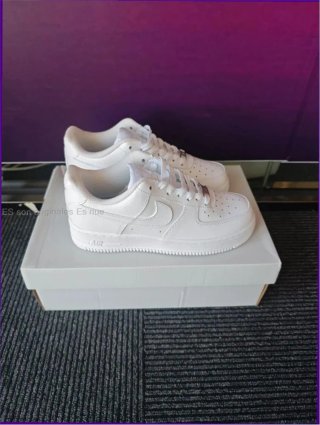 Nike Air Force 1 Low '07 Blancas Talla 38.5