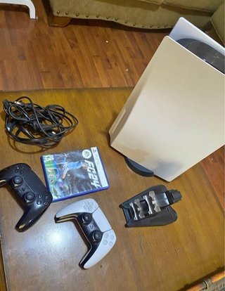 PlayStation 5 Slim 1TB, 2 controller e EA Sports FC24