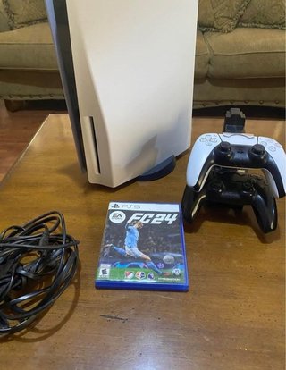 PlayStation 5 Slim 1TB, 2 controller e EA Sports FC24