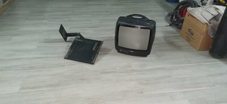 GRATIS  Televisor Philips Negro con Soporte