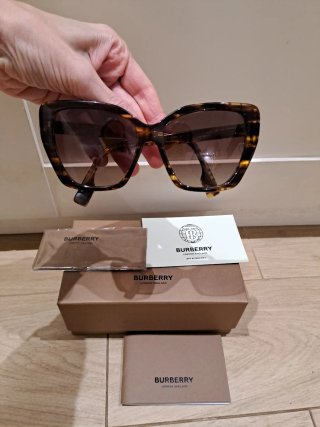 Occhiali da sole Burberry modello Tasmin