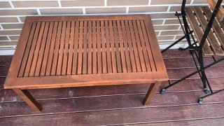 Tavolo ausiliario esterno in legno
