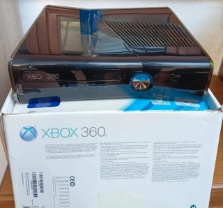 Xbox 360 Slim con Kinect y Scatola Originale