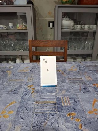 Scatola iPhone 13 bianco
