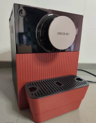 Cafetera Cecotec Cube Roja