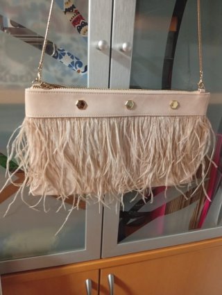Bolso de fiesta beige con flecos
