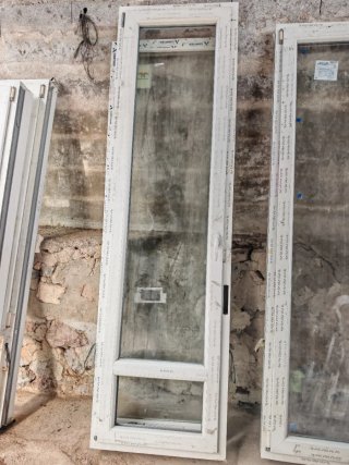 Puerta de PVC Rehau 67x237 cm