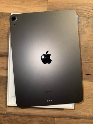 iPad Air 5ª generazione 64 GB + Apple Pencil 2 in vendita
