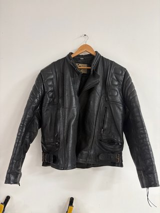 Cazadora de cuero AMI Negra