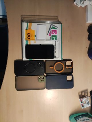 Pack de 4 Fundas y Protector para iPhone 12