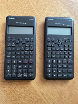 2 Calculadoras Casio fx-82MS