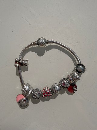 Pulsera Pandora con Charms. Medida 18