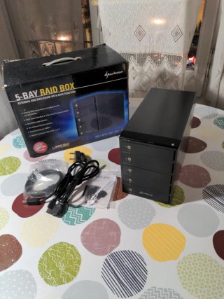 Bahía de Discos Sharkoon 5-Bay RAID Box