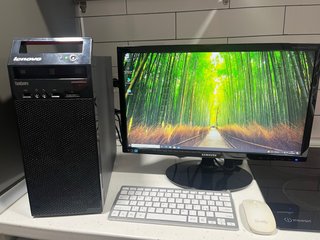 Ordenador de sobremesa Lenovo i3 con monitor