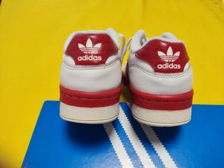 Adidas Talla 42.5 Blancas y Rojas