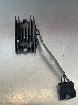 Regulador de Voltaje Suzuki Burgman 125 2005