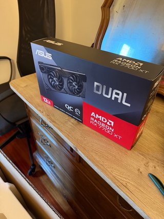 Tarjeta Gráfica ASUS Dual Radeon RX 7700 XT