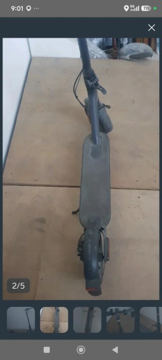 Patinete eléctrico gris