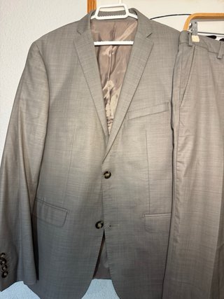 Traje de hombre gris
