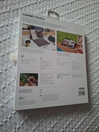 Tastiere Logitech Combo Touch per iPad Air 13"