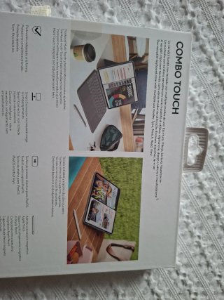 Tastiere Logitech Combo Touch per iPad Air 13"
