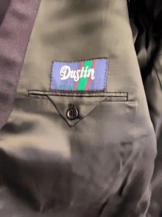 Traje de hombre gris marengo