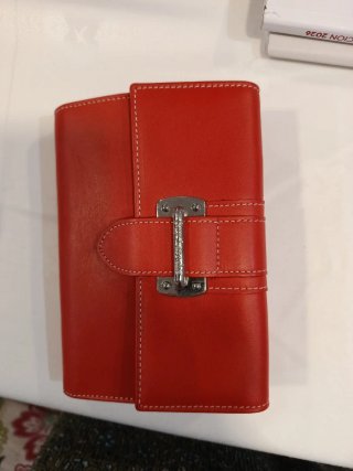 Cartera de Piel Roja