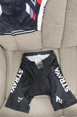 Conjunto de ciclismo Strava – Nuevo a estrenar