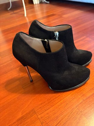 Zapatos de tacón negros