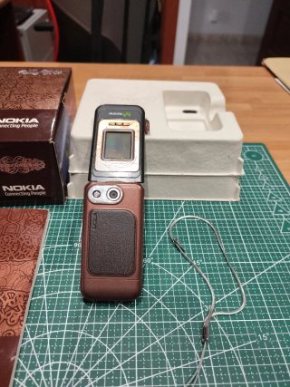 Nokia 7390 L'Amour Collection