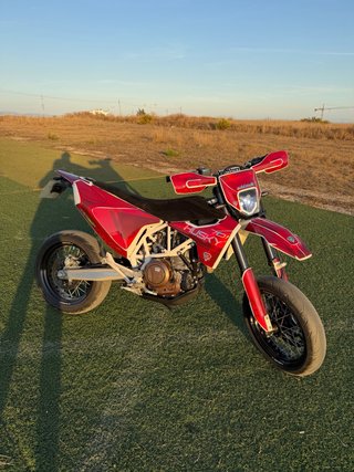 Husqvarna 701 Supermoto