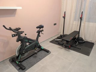 Gimnasio completo: Bici Cecotec + Banco + 96kg