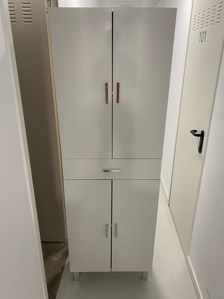 Mueble de oficina blanco