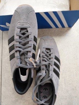 Adidas Paris