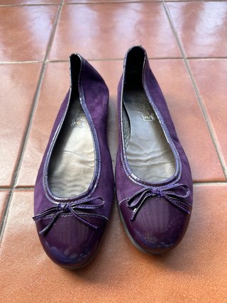 Bailarinas moradas de piel
